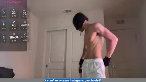 Snapshot of lexxxcazzo chatting on October 2025 06:32:01 AM Dromaeosaurex online show from October 2025 06:32:01 AM