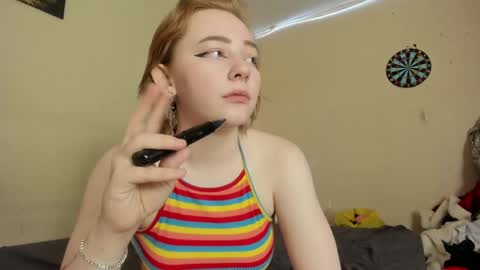 Snapshot of lexy_l0vy chatting on June 2026 06:19:02 AM LexxxY online show from June 2026 06:19:02 AM
