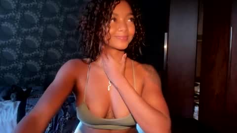 LEXY - Independent account online show from September 2025 12:18:01 PM