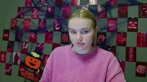 Leyla online show from October 2025 05:11:01 PM