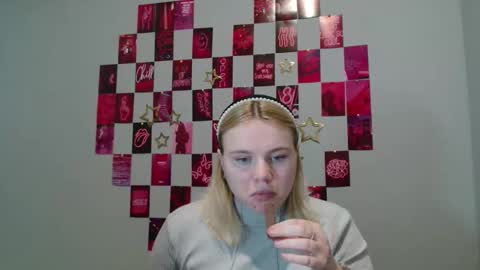 Leyla online show from November 2025 07:38:02 AM