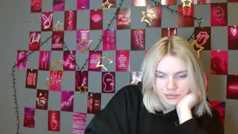 Leyla online show from December 2025 07:15:02 AM