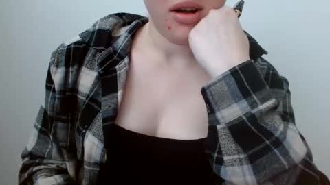 Snapshot of leyla_le chatting on May 2026 06:43:02 AM Leyla online show from May 2026 06:43:02 AM