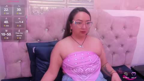 Leyla smithh online show from September 2025 12:17:02 PM