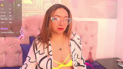 Leyla smithh online show from September 2025 12:10:02 PM