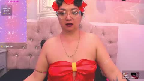 Leyla smithh online show from October 2025 02:29:01 PM