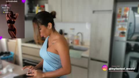 Snapshot of leyla_steel chatting on March 2025 01:50:02 PM INSTA leylasteel model online show from March 2025 01:50:02 PM