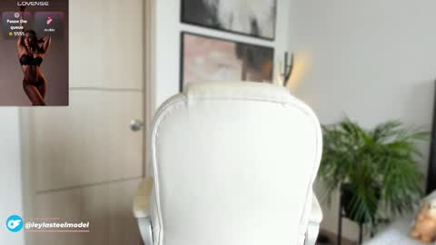Snapshot of leyla_steel chatting on September 2025 06:30:01 PM INSTA leylasteel model online show from September 2025 06:30:01 PM