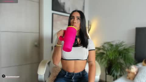 INSTA leylasteel model         online show from October 2025 04:19:01 PM