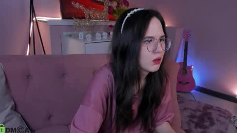 leylamirage online show from February 2026 12:15:01 PM