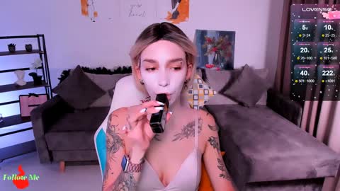 Snapshot of leylanoir chatting on December 2024 03:00:02 PM LEA online show from December 2024 03:00:02 PM