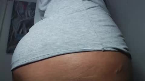 Snapshot of leyli_ass chatting on October 2025 02:18:02 PM leyli_ass online show from October 2025 02:18:02 PM