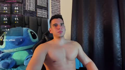 Snapshot of leyton_flexx chatting on December 2024 01:14:01 AM L E Y T O N online show from December 2024 01:14:01 AM