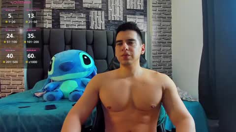 Snapshot of leyton_flexx chatting on December 2024 08:04:02 PM L E Y T O N online show from December 2024 08:04:02 PM