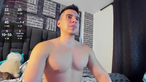 Snapshot of leyton_flexx chatting on February 2025 02:50:01 AM L E Y T O N online show from February 2025 02:50:01 AM