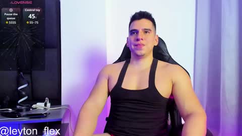 Snapshot of leyton_flexx chatting on October 2025 01:03:02 AM L E Y T O N online show from October 2025 01:03:02 AM