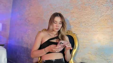 LEZY online show from December 2025 07:45:02 PM