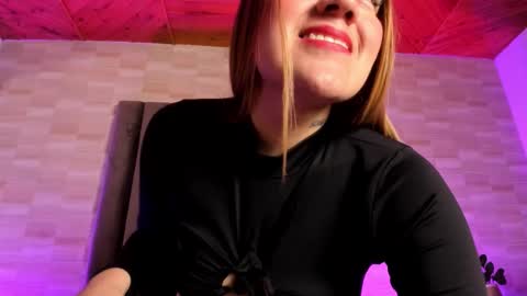 Lia online show from December 2025 12:02:02 PM