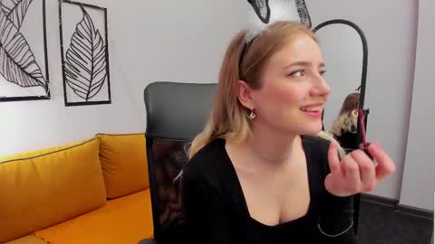 Lia online show from April 2026 02:15:02 AM