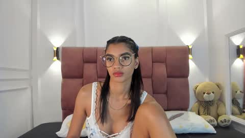 Lia online show from January 2025 05:20:02 AM