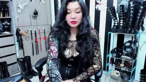 . online show from February 2025 04:03:01 AM