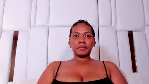 Snapshot of lia_mariana chatting on January 2025 08:57:02 PM lia_mariana online show from January 2025 08:57:02 PM