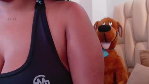 Snapshot of lia_mariana chatting on September 2025 06:07:01 PM lia_mariana online show from September 2025 06:07:01 PM