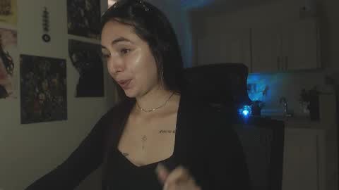 Lia  online show from September 2025 08:10:01 PM