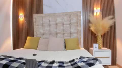 Snapshot of lia_nova chatting on February 2026 01:04:01 PM Lia online show from February 2026 01:04:01 PM