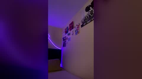 Little Queen Lia  online show from December 2025 08:02:02 PM