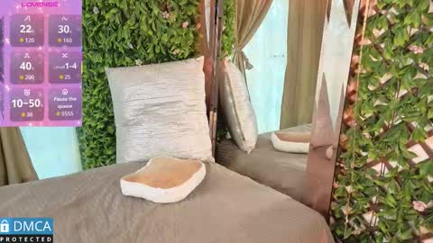 lia summer1 online show from October 2025 07:03:02 PM