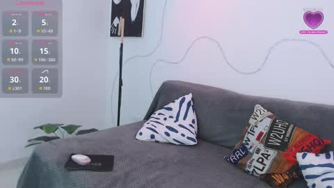 lia_tgn online show from October 2025 06:43:01 PM