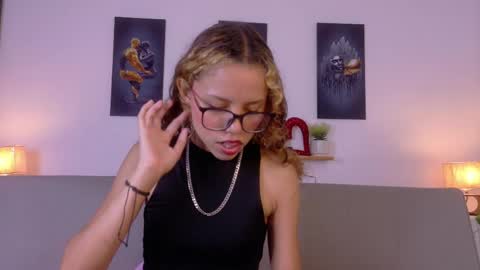 Juliana online show from May 2026 06:47:01 PM