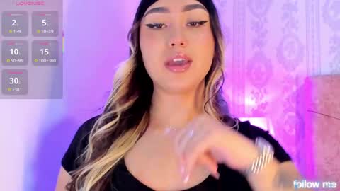 Snapshot of liaa_18 chatting on May 2026 04:20:02 AM Liaa online show from May 2026 04:20:02 AM