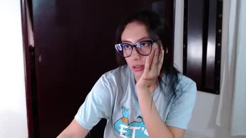   lia  online show from February 2025 05:19:02 AM