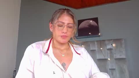 Snapshot of liaamoretti__ chatting on July 2026 07:23:02 AM L I A online show from July 2026 07:23:02 AM