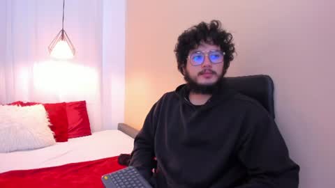 Lia Bell online show from August 2026 12:07:02 PM