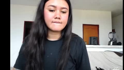 liaedvan_1 online show from September 2025 09:39:02 PM