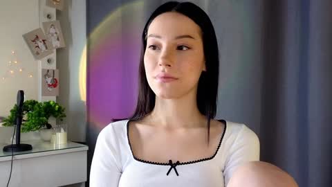 Lia  online show from December 2024 08:45:02 AM