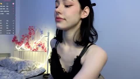 Lia  online show from September 2025 07:59:01 PM