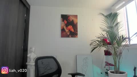 Snapshot of liah_v chatting on January 2025 04:44:01 PM Liah online show from January 2025 04:44:01 PM