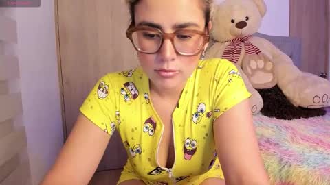 Lia  online show from October 2025 11:57:02 PM