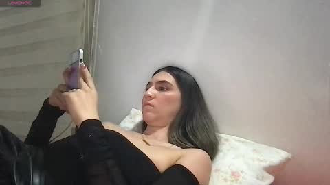 Snapshot of liahrommie chatting on February 2026 11:46:01 PM Amy online show from February 2026 11:46:01 PM