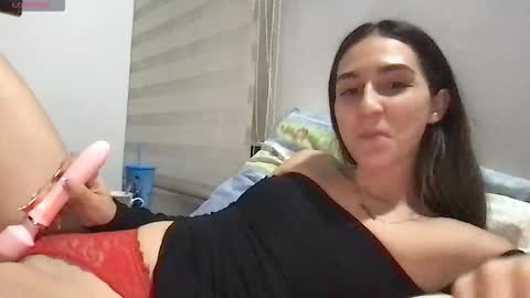 Snapshot of liahrommie chatting on February 2026 11:14:02 PM Amy online show from February 2026 11:14:02 PM