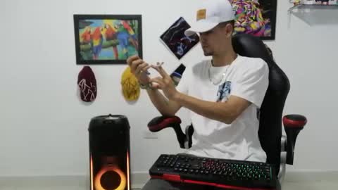 Andres online show from November 2025 10:40:01 PM