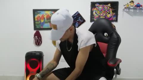 Andres online show from November 2025 10:34:02 PM