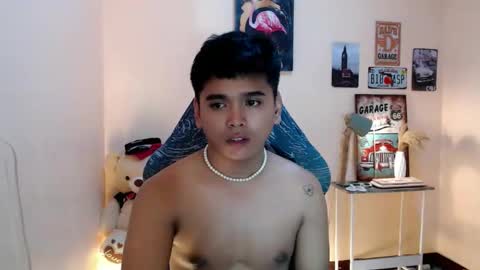 liam_anthonyxx online show from October 2025 04:29:02 PM