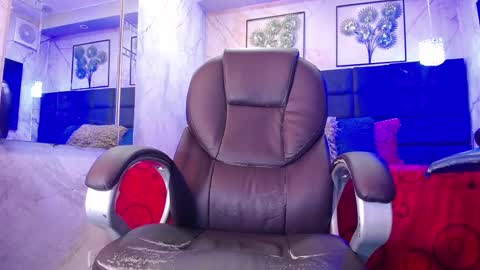 Liam online show from March 2025 07:26:02 PM