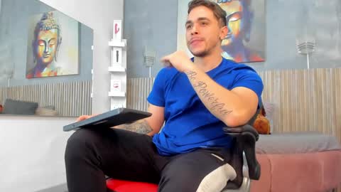 Snapshot of liam_walk chatting on January 2025 11:09:01 PM Liam online show from January 2025 11:09:01 PM