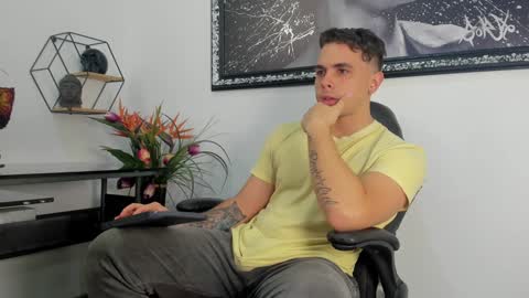 Snapshot of liam_walk chatting on January 2025 02:11:01 PM Liam online show from January 2025 02:11:01 PM